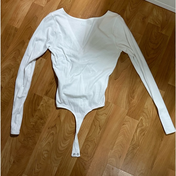 V-neck bodysuit - Picture 5 of 5